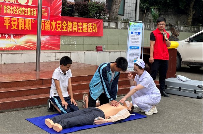 洞口縣管竹中學(xué)開展“青春自護(hù)·平安假期”防溺水安全教育運(yùn)動(dòng)