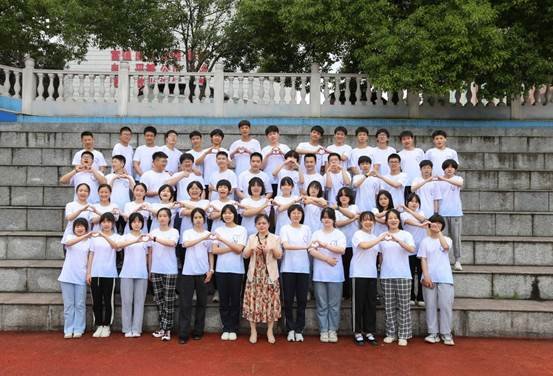 逐夢(mèng)青春，揚(yáng)帆遠(yuǎn)航－－邵陽(yáng)市第十中學(xué)