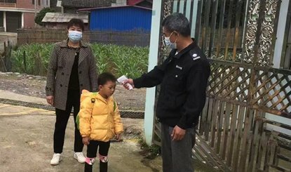 黨建引領(lǐng)筑安全——楊田蘋(píng)果幼兒園開(kāi)展安全應(yīng)急演練