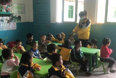 黨建引領(lǐng)筑安全——楊田蘋(píng)果幼兒園開(kāi)展安全應(yīng)急演練