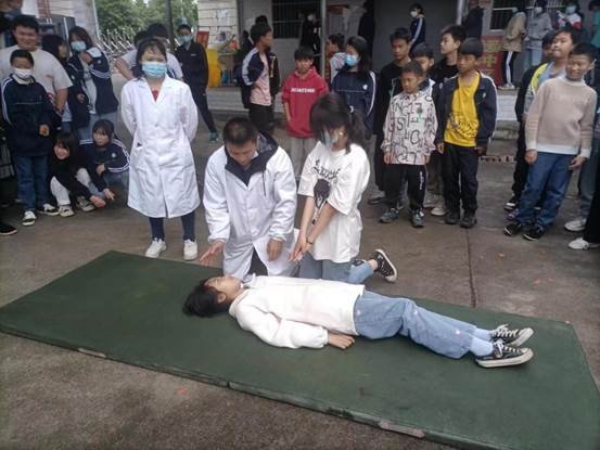 白沙中學舉行“防溺水”安全演練湖南新寧白沙中學