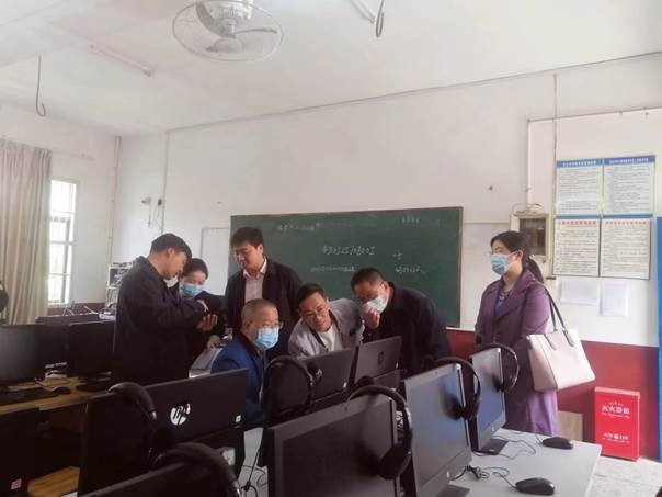 省視導(dǎo)組到洞口縣視導(dǎo)國家教育質(zhì)量監(jiān)測預(yù)備工作