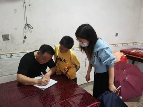 回龍寺鎮(zhèn)蓮山中間小學(xué)開(kāi)展“防溺水千師訪萬(wàn)戶”家訪運(yùn)動(dòng)