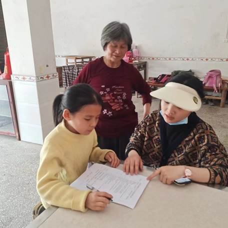 回龍寺鎮(zhèn)蓮山中間小學(xué)開(kāi)展“防溺水千師訪萬(wàn)戶”家訪運(yùn)動(dòng)