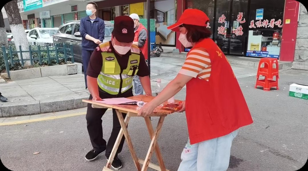 大樣一中師者強(qiáng)擔(dān)當(dāng)，戰(zhàn)“疫”顯芳華——大祥一中教師自愿者積極投身抗疫一線