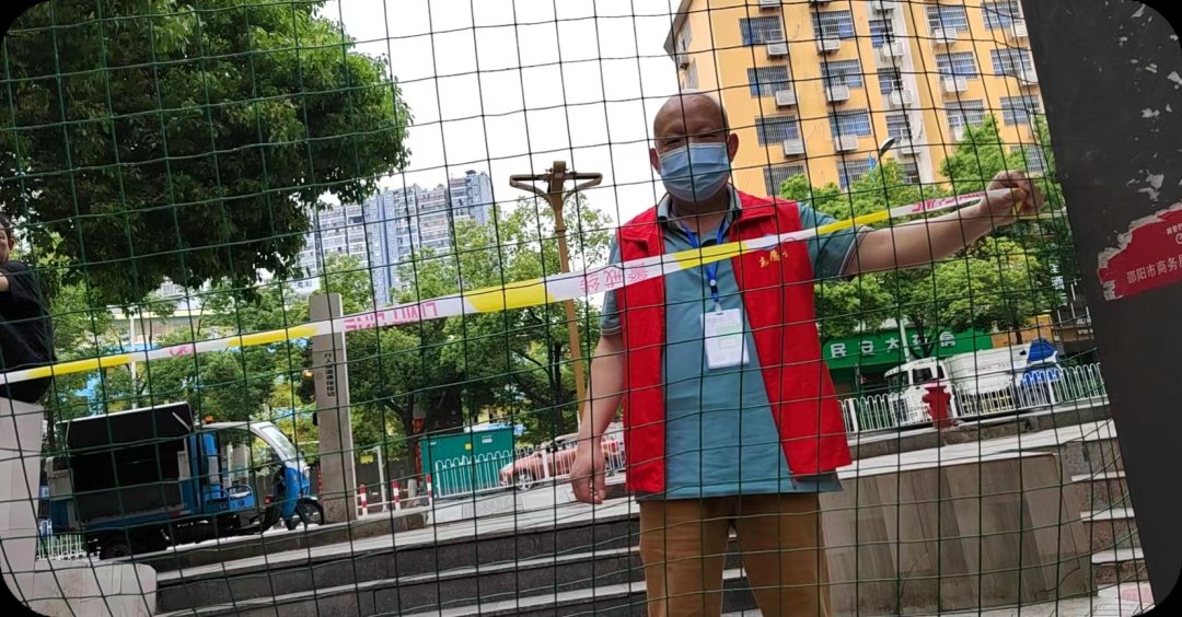 大樣一中師者強(qiáng)擔(dān)當(dāng)，戰(zhàn)“疫”顯芳華——大祥一中教師自愿者積極投身抗疫一線