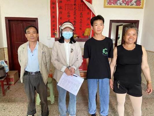 新寧縣回龍寺鎮(zhèn)軍田中學(xué)開展“防溺水千師訪萬戶”運動