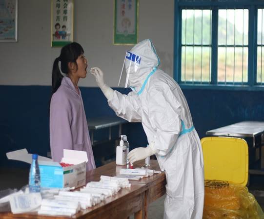 新寧縣清江橋鄉(xiāng)堡口黌舍完成第二輪核酸檢測工作
