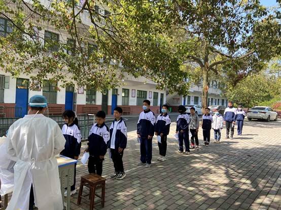 全員核酸檢測(cè)，共抗新冠肺炎