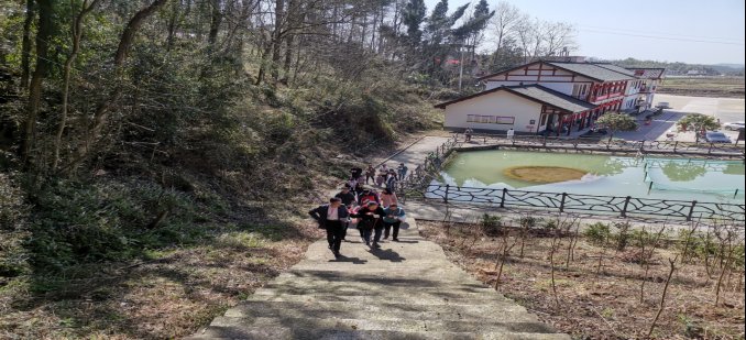 春暉拾趣   凝心聚力—新寧縣清江橋鄉(xiāng)水口小學(xué)開展“三八”婦女節(jié)春游運(yùn)動