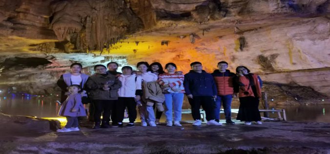 春暉拾趣   凝心聚力—新寧縣清江橋鄉(xiāng)水口小學(xué)開展“三八”婦女節(jié)春游運(yùn)動