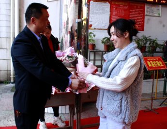 追夢(mèng)紅星人，巾幗綻芳華——武岡市紅星小學(xué)慶“三八”婦女節(jié)運(yùn)動(dòng)