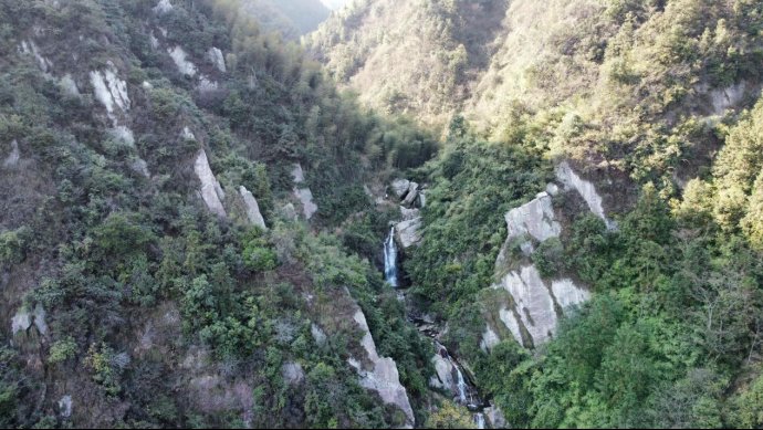 巾幗心向黨 重走長(zhǎng)征路--橫溪中學(xué)開展慶“三八”國(guó)際婦女節(jié)運(yùn)動(dòng)