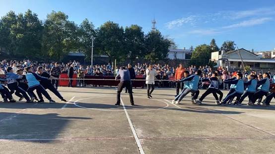 洞口縣管竹中學拔河比賽圓滿結束