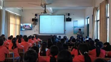 新寧縣白沙鎮(zhèn)中間小學(xué)開(kāi)展“憲法晨讀”運(yùn)動(dòng)