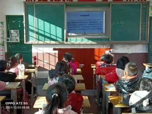 新寧縣白沙鎮(zhèn)中間小學(xué)開(kāi)展“憲法晨讀”運(yùn)動(dòng)