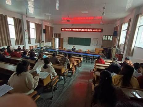 敬業(yè)修德，潛心育人