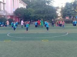 二完小一年級陽光體育運(yùn)動報道