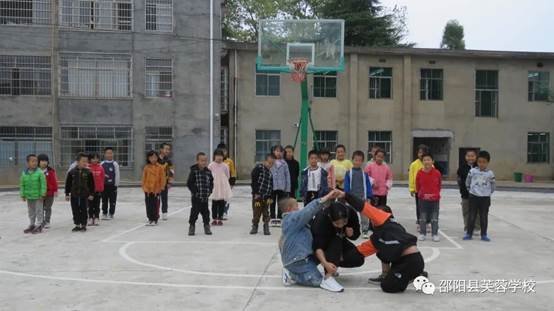 送課下鄉(xiāng)暖人心連合互促一家親 ——邵陽縣芙蓉黌舍、長樂鄉(xiāng)中間完小城鄉(xiāng)互促運動紀(jì)實