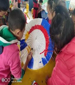 新寧縣清江橋鄉(xiāng)中間幼兒園開(kāi)展傘動(dòng)時(shí)光