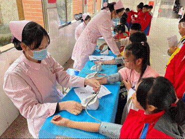 健康體檢 快樂(lè)成長(zhǎng)