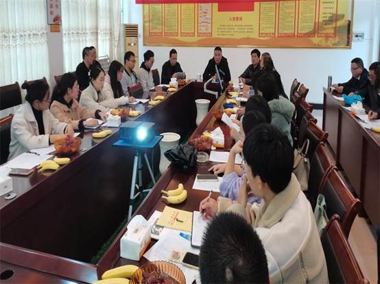 洞口四中召開2021年新進(jìn)教師座談會(huì)