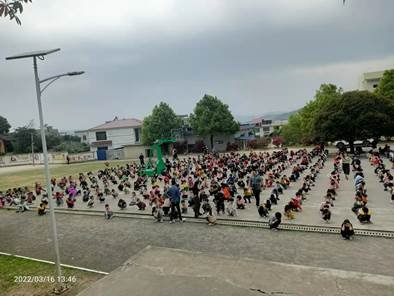 新寧縣白沙鎮(zhèn)中間小學(xué)開展緊急疏散演練運(yùn)動(dòng)