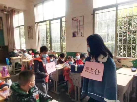 邵陽縣下花橋鎮(zhèn)中間完全小學(xué)開展新冠肺炎疫情防控應(yīng)急演練