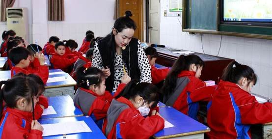 深化課題研究，聚焦計算教學(xué)---武岡市紅星小學(xué)開展落實“雙減”示范課展示運動