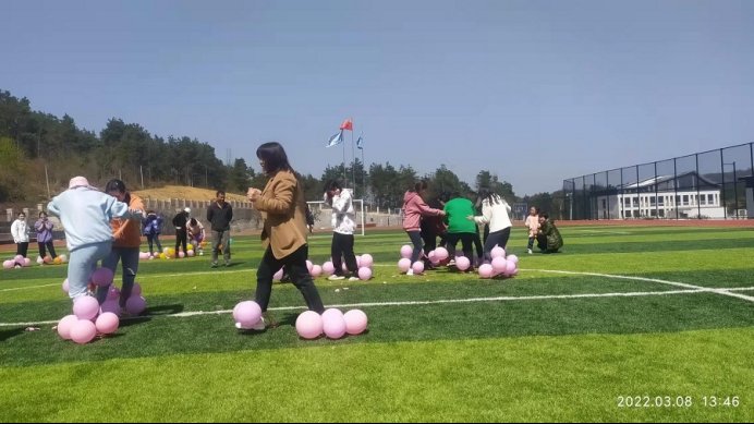 邵陽(yáng)縣白倉(cāng)鎮(zhèn)芙蓉黌舍隆重舉行首屆婦女節(jié)運(yùn)動(dòng)