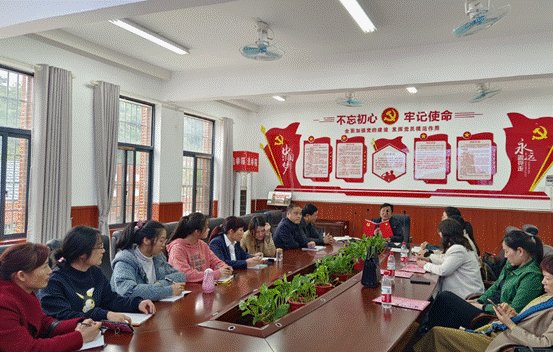 青年教師展風(fēng)采，教學(xué)比武促成長(zhǎng)