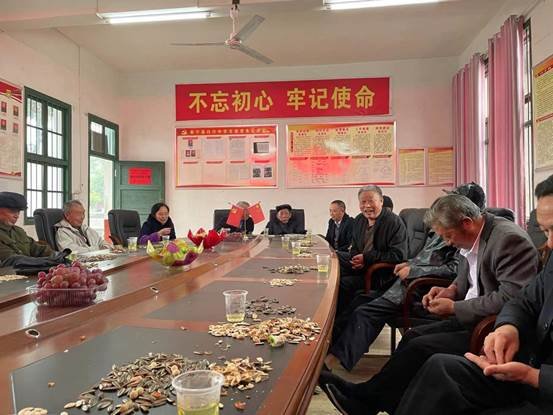 新寧縣白沙中學(xué)舉辦重陽(yáng)節(jié)退休教師座談會(huì)