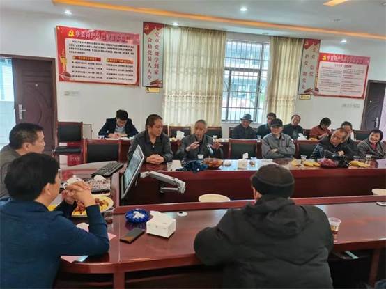 洞口四中召開2021年重陽節(jié)退休教工座談會(huì)