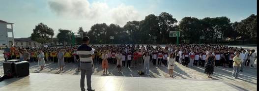 橫溪中學(xué)--國(guó)旗下的講話我和我的祖國(guó)