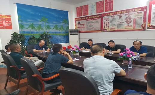 在關(guān)懷中雕琢前行