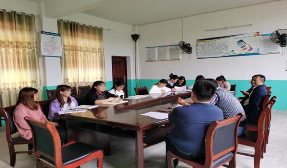 五月乘風(fēng)山林中，校級互促意正濃