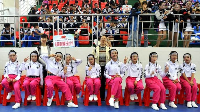 新邵縣第三完全小學(xué)參加2021年邵陽市小啦啦操比賽獲佳績