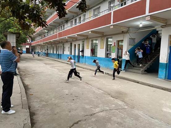 金稱市鎮(zhèn)中學開展一年一度的