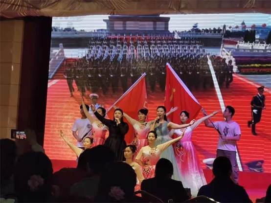 洞口四中勇奪縣教育局謳歌比賽特等獎(jiǎng)