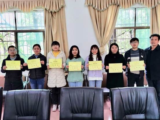 青年教師展風采，教學比武促提拔