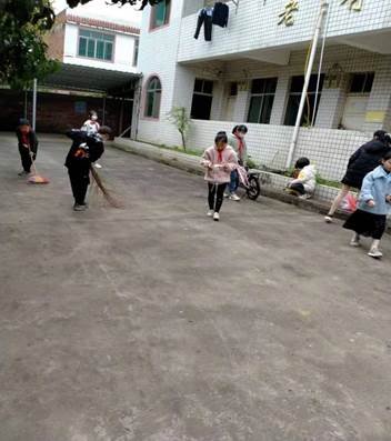 邵陽(yáng)縣白倉(cāng)鎮(zhèn)中間完小“學(xué)雷鋒、愛心傳遞敬老院”運(yùn)動(dòng)