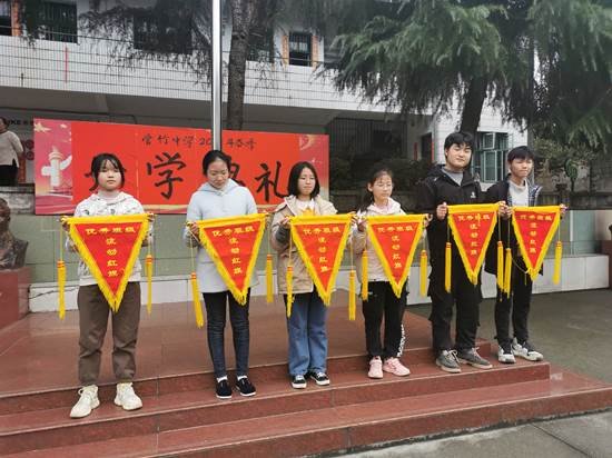 洞口縣管竹中學(xué)常態(tài)化開展“文明班級(jí)”評(píng)選運(yùn)動(dòng)