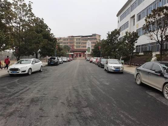 洞口四中校園道路提質(zhì)改造工程完工