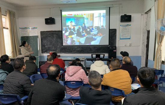 邵陽(yáng)縣梽木山中學(xué)開(kāi)展校本研修成果展示運(yùn)動(dòng)