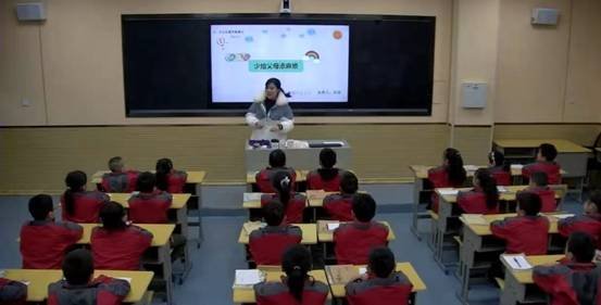 教學(xué)比武展英姿——下花橋鎮(zhèn)中間完小青年教師初露鋒芒