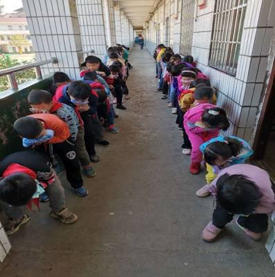 邵陽縣白倉中間完小大型消防應(yīng)急疏散演練