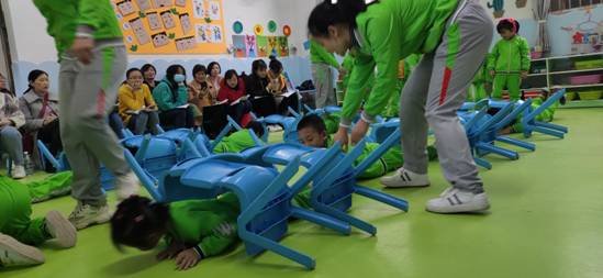 金稱市鎮(zhèn)中間黌舍開展幼兒園半日開放觀摩研討運動