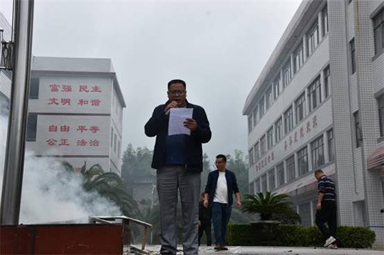 洞口四中舉行2020年秋季疏散演練暨防火培訓(xùn)