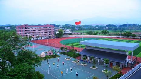 以人為本育桃李   以德育人馨滿園