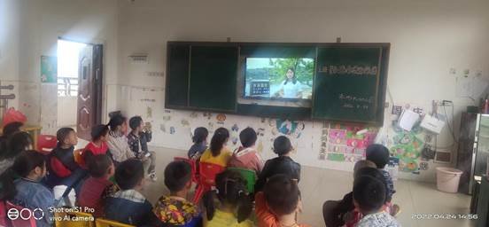 “闊別水域，保護生命”----新寧縣清江橋鄉(xiāng)中間幼兒園防溺水安全教育專題運動